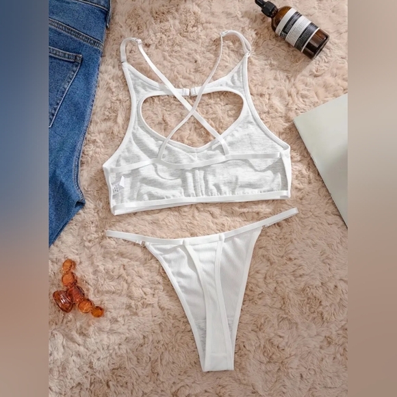 New Hollow Out Ring Criss Cross Bra & V String Panty Set - Picture 2 of 5